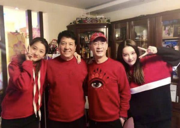 家族背景大揭秘!明星關曉彤,京圈兒背景到底有多強大 家族背景大揭秘!明星關曉彤,京圈兒背景到底有多強大