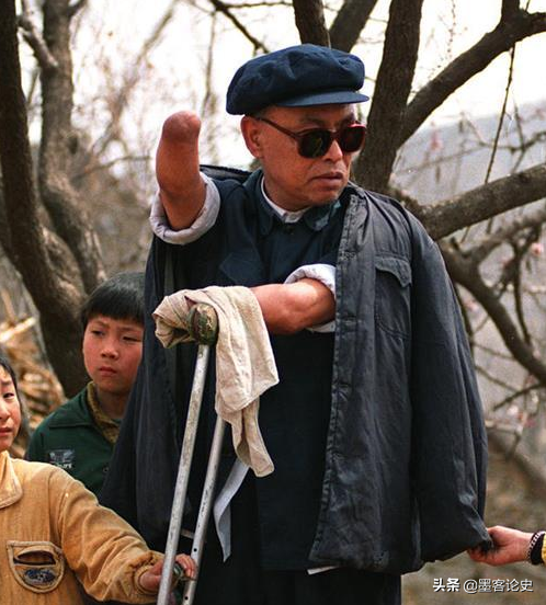 長津湖倖存者之一朱彥夫,曾在93天經歷47次手術,被譽為“活死人” 長津湖倖存者之一朱彥夫,曾在93天經歷47次手術,被譽為“活死人”