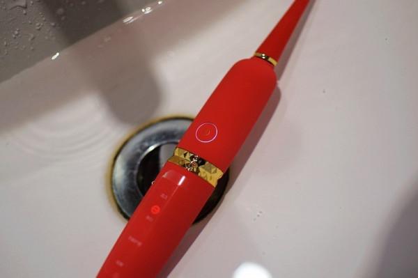 顏值超高 由內至外的清潔 TCL XESS D3光波智慧牙刷 顏值超高 由內至外的清潔 TCL XESS D3光波智慧牙刷