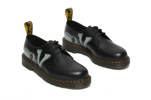 瘋狂聯名的 Dr.martens,復古鞋靴流行化後的穿搭為何這麼討喜? 瘋狂聯名的 Dr.martens,復古鞋靴流行化後的穿搭為何這麼討喜?