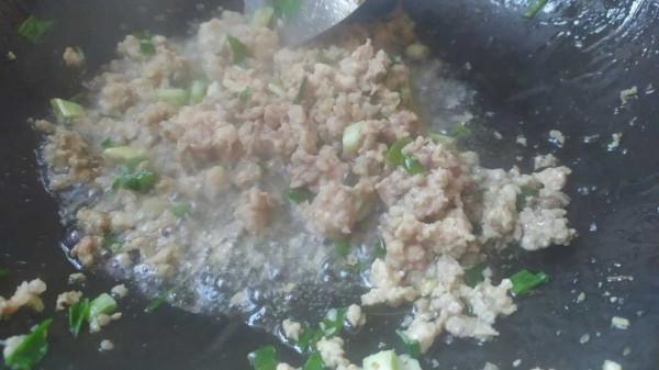 「肉末蒸蛋」雞蛋羹的口感很嫩還有彈性，搭配上肉末非常香