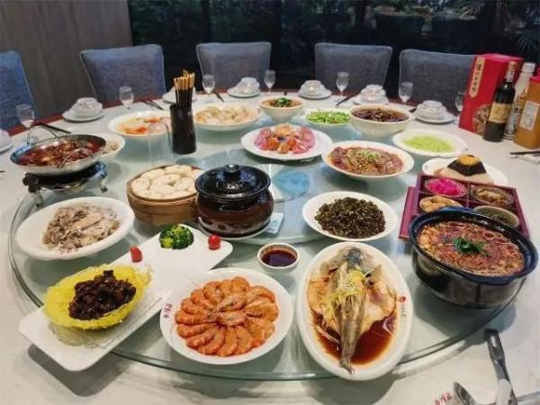 玉溪年味 &vert; 曬曬我家的年夜飯