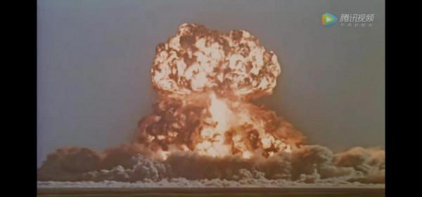 一部21年前的電影，為何又再起熱潮？電影《橫空出世》如何？