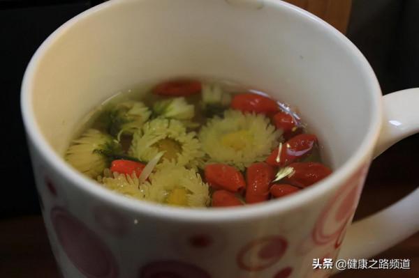 咳嗽是肺火、失眠是肝火、口舌潰瘍是心火，人體的4把火+4個方法