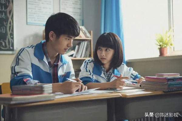 明明大齡非要尬演中學生,給你們看看什麼叫15歲少女 明明大齡非要尬演中學生,給你們看看什麼叫15歲少女