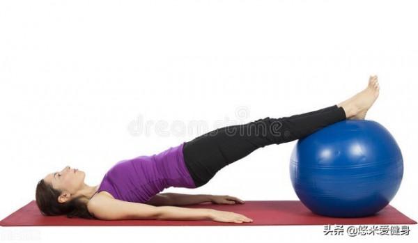 標準的腹肌鍛鍊方法，隔天訓練1套動作，你也能擁有塊狀腹肌