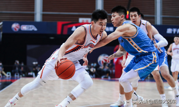 CBA排名：單節31-7遼寧逆轉廣廈登頂！三巨頭79分上海大勝首鋼