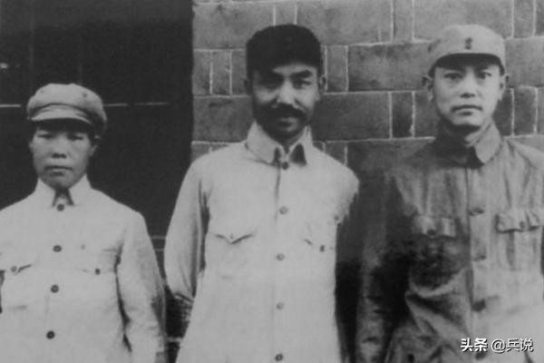 新四軍重返洪湖,收編100多人綠林武裝,頭目居然是老赤衛隊員 新四軍重返洪湖,收編100多人綠林武裝,頭目居然是老赤衛隊員