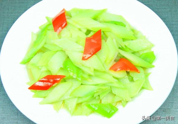 清炒芥蘭很多人第一步就做錯了，難怪發苦又變色，廚師長教你技巧