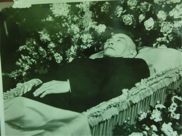 袁崇煥墓即將拆遷，李濟深上書陳情，毛主席指示彭真：立刻徹查