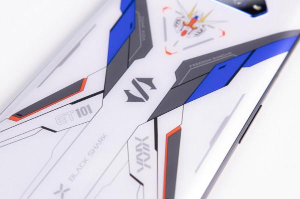 用遊戲手機玩遊戲會變強嗎？黑鯊4S高達限定版體驗