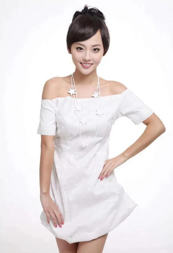 今日美圖博君一笑,張嘉倪是個脫俗優雅清新靚麗的美人 今日美圖博君一笑,張嘉倪是個脫俗優雅清新靚麗的美人