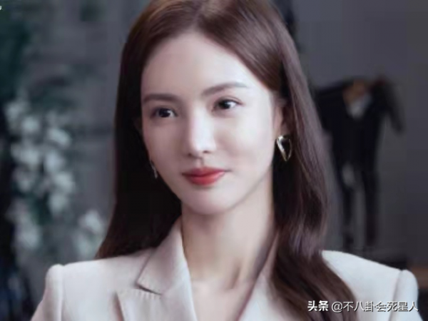 讓人笑著齣戲的演員特徵，黃軒的短手、楊冪的鼻孔、大寶貝的微笑