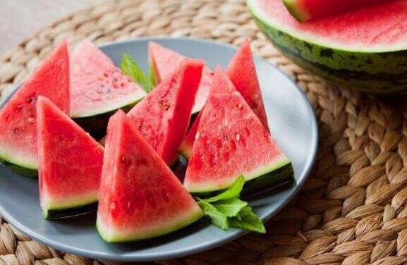 隔夜西瓜 到底能不能吃? 隔夜西瓜 到底能不能吃?