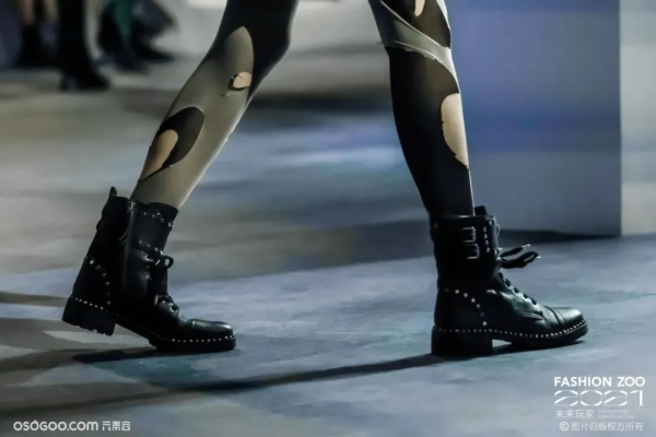 這不僅僅是一場時尚人的秀,更是年輕人的嘉年華 這不僅僅是一場時尚人的秀,更是年輕人的嘉年華