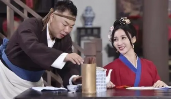 著名演員姜超娶胖妻:結婚時連洗衣機都沒有,蝸居生活也幸福 著名演員姜超娶胖妻:結婚時連洗衣機都沒有,蝸居生活也幸福