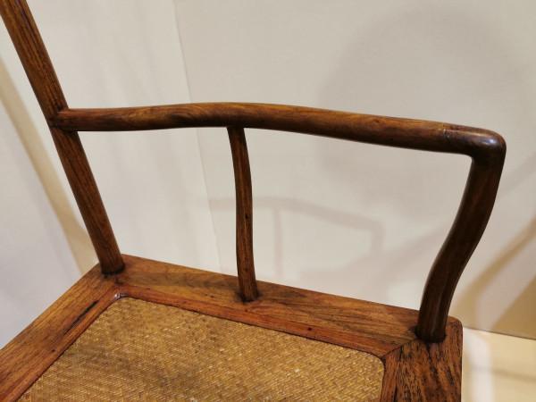 單把估價40萬，清黃花梨南官帽椅有一處特別