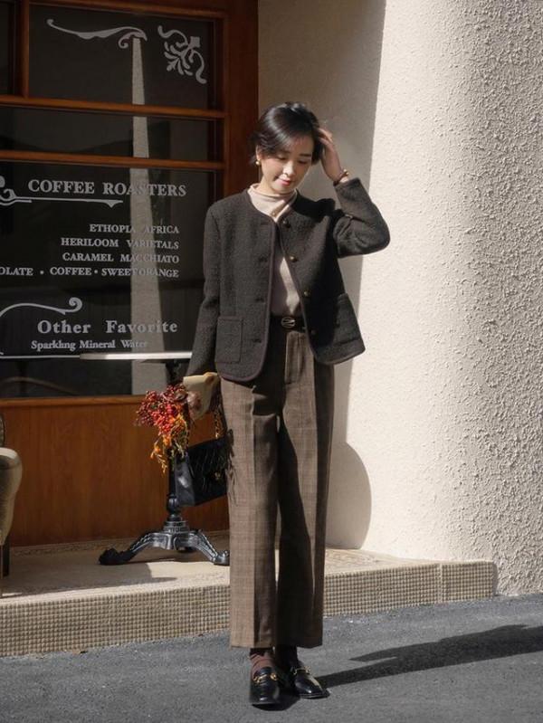 牛仔褲大勢已去,“中縫闊腿褲”才是2022年的流行款,時髦高階 牛仔褲大勢已去,“中縫闊腿褲”才是2022年的流行款,時髦高階