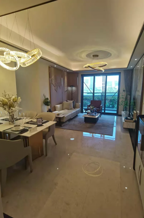 房子怎麼看才舒服，我在化妝鏡前，悟出了一個道理