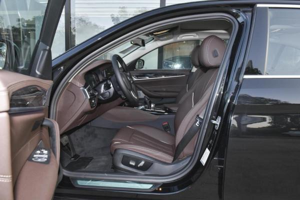 牌面十足的C級車，配四驅，可6&period;8秒破百，詳解寶馬530Li xDrive