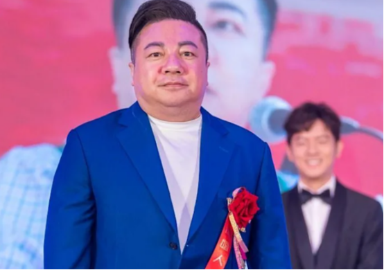 56歲男星鼻子變大被質疑整容，承認只做了眼睛，網友：完全認不出