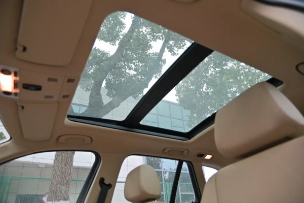 內飾很新，底盤煥新，9&period;58萬入二手進口寶馬X1