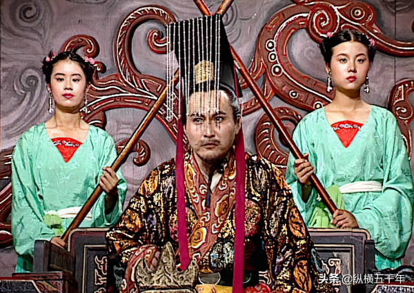 曹丕篡位時,兩位大臣為漢朝痛哭,為何卻能安然無恙? 曹丕篡位時,兩位大臣為漢朝痛哭,為何卻能安然無恙?