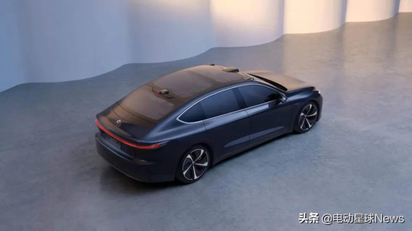 車道居中、打轉向燈變道標配，蔚來ET7 交付前需要知道的細節