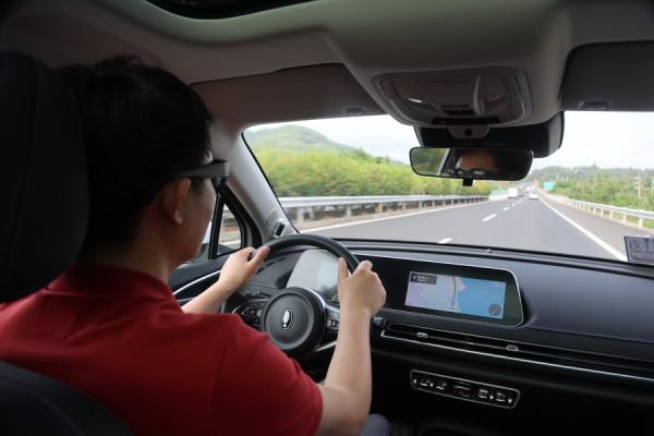 試駕尤拉好貓 最愛女人的車型,外形顏值高,智慧配置表現不俗 試駕尤拉好貓 最愛女人的車型,外形顏值高,智慧配置表現不俗