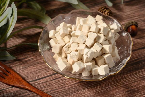 中醫常用七味祛斑中藥材！打粉面膜外敷解決頑固色斑