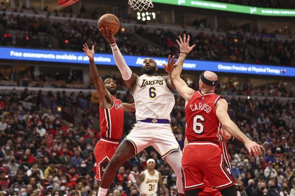 一夜6訊息!湖人不敵公牛,沃格爾染疫,籃網2場延期,太陽勝黃蜂 一夜6訊息!湖人不敵公牛,沃格爾染疫,籃網2場延期,太陽勝黃蜂