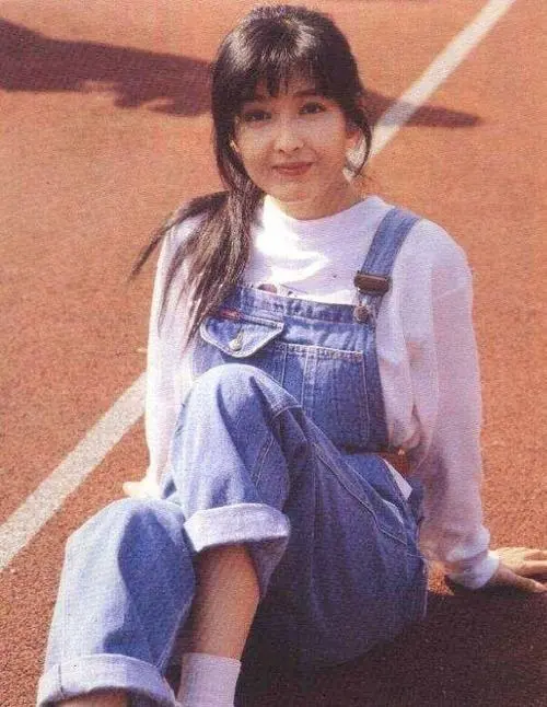 一組周慧敏的老照片曝光，一定有你沒見過的