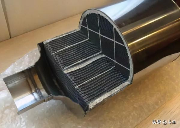 新手別被尾標給忽悠了,這些車在動力上與海外版有很大區別 新手別被尾標給忽悠了,這些車在動力上與海外版有很大區別