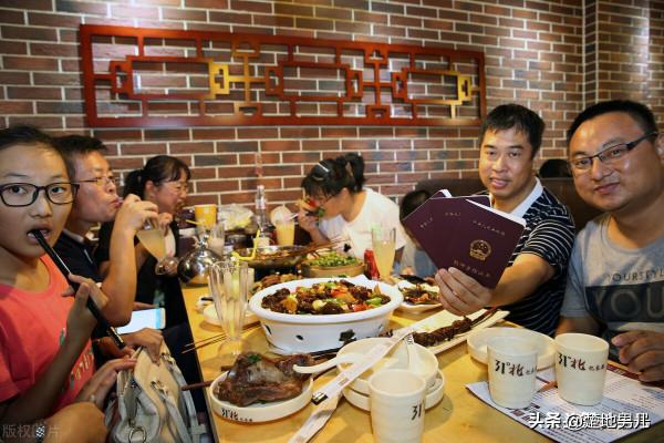 貪財戀色各取所需，女老師和學生父親的人生悲劇