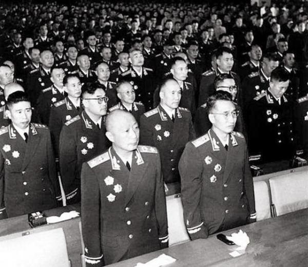 1955年授銜時，負責宣讀10大元帥名單的人，自己卻沒軍銜