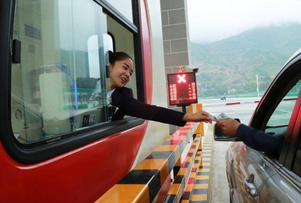 取消高速收費,錢都加入油費中,真的是個利民好主意嗎? 取消高速收費,錢都加入油費中,真的是個利民好主意嗎?