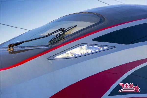 為什麼復興號在這裡以時速5公里行進? 為什麼復興號在這裡以時速5公里行進?