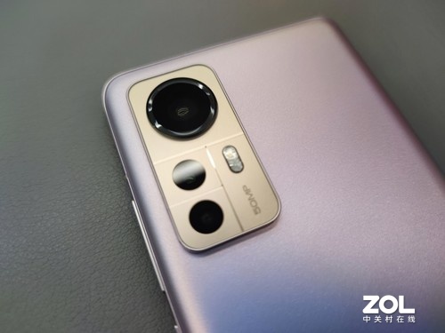 連夜蹲點小米之家，只為拍到小米12上手圖賞