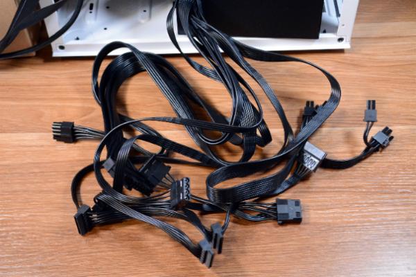 顏值線上，超頻三PCCOOLER）光愈機箱體驗，治癒系不只有小姐姐