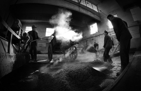 我國2款“簡裝白酒”,雖上不得檯面,但都是適合自飲的純糧好酒 我國2款“簡裝白酒”,雖上不得檯面,但都是適合自飲的純糧好酒