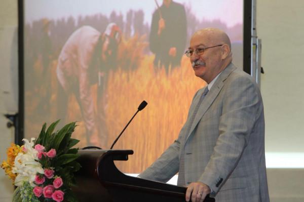 通訊：“留在中國的決定讓我擁有一段值得講述的人生”——留華美國學生韓誠的中國情緣