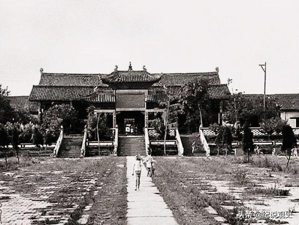 四川挖出龍鳳合葬墓，埋葬的卻是兩名大男人，古代太監心酸的一生