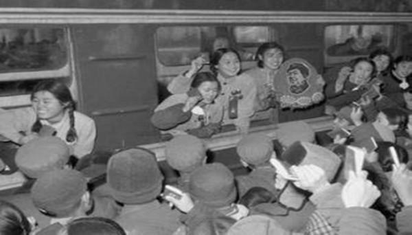 相愛的兩個知青,一個回城一個留在了農村,後來怎樣 相愛的兩個知青,一個回城一個留在了農村,後來怎樣