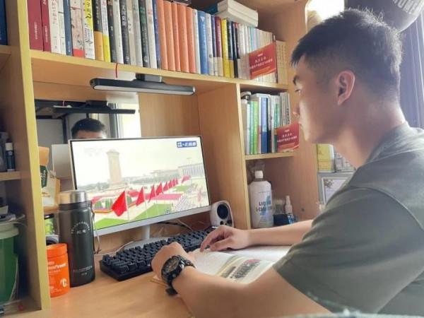 從名校學霸到武警戰士！這位“男神兵哥哥”火了，參加國慶慶典，獲部隊嘉獎