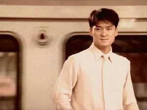 周華健:18歲與初戀失聯,25歲借錢娶外國女粉絲,相伴36年0緋聞 周華健:18歲與初戀失聯,25歲借錢娶外國女粉絲,相伴36年0緋聞