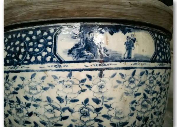 西城那個大白塔，塔頂的磚縫裡，藏著這樣一份手書