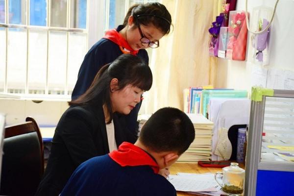 教育部傳來好訊息，民辦院校或將轉為公辦，老師：能直接拿編制嗎