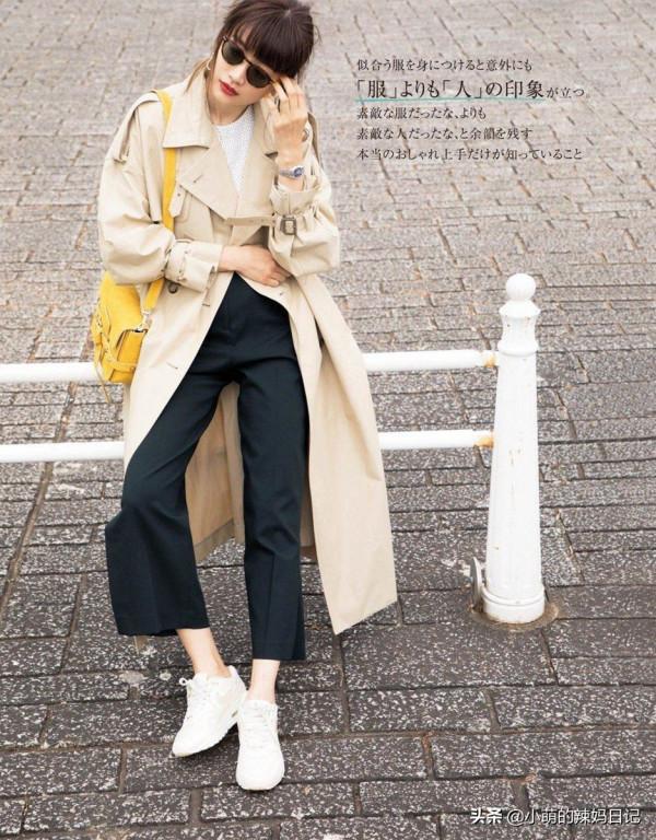 過了45歲的女人，不建議穿衛衣！這3件上衣更適合你，時髦還顯瘦