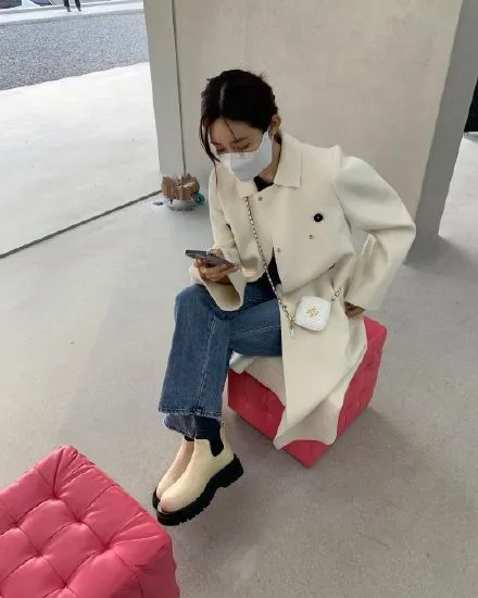 小黑靴OUT了！今冬「這雙鞋」超火爆，時髦精都愛它