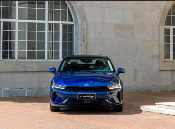 看外在 聊內在 起亞K5對比日產天籟